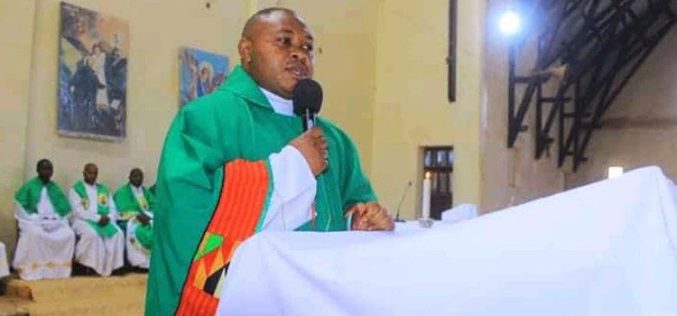 Папата изрази жалење за убиството на свештеникот во Конго