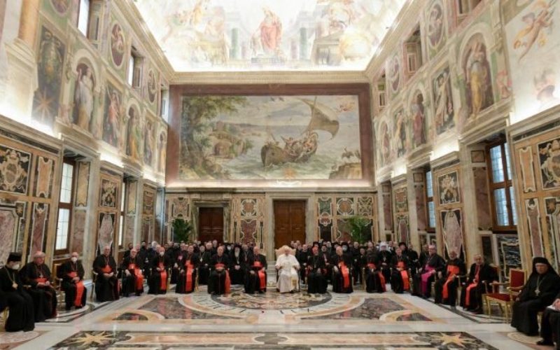 Папата: Посланието на Црквата бара слушање на богатството на различните традиции