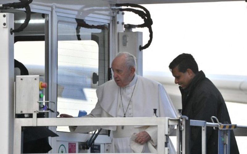 Папата Фрањо на пат за Малта
