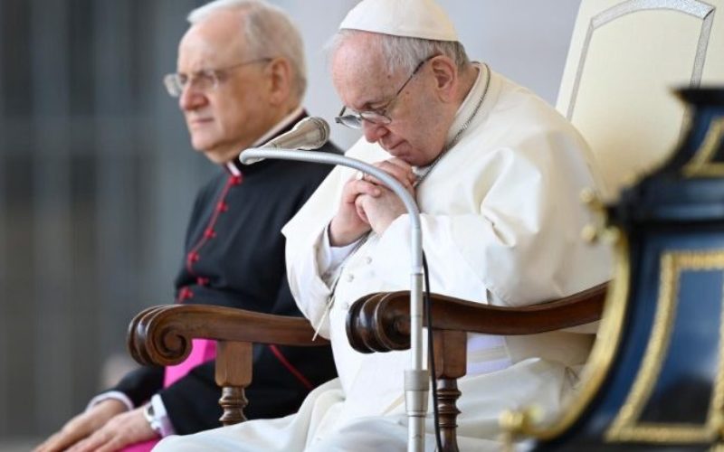 Папата: Оние кои можат да ја запрат војната, нека го слушнат крикот за мир