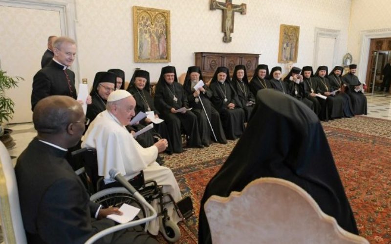 Папата: Да не ја заборавиме драмата во Сирија и христијаните на Блискиот Исток