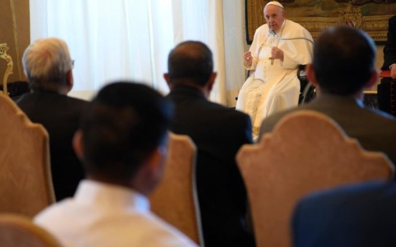 Папата: Комуникацијата треба да биде чиста и целосна
