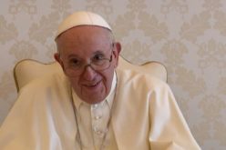 Папата ги поттикна младите добро и одговорно да го искористат слободното време