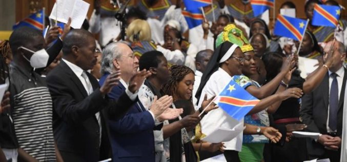 Пораката на Папата до народите на Конго и Јужен Судан: не дозволувајте да ви ја украдат надежта!