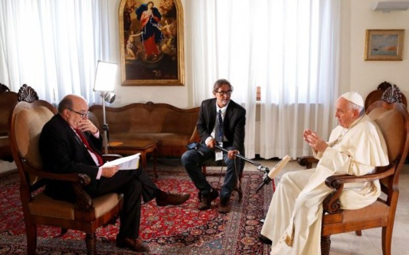 Папата ги демантира гласините за неговата оставка и сака да оди во Москва и Киев