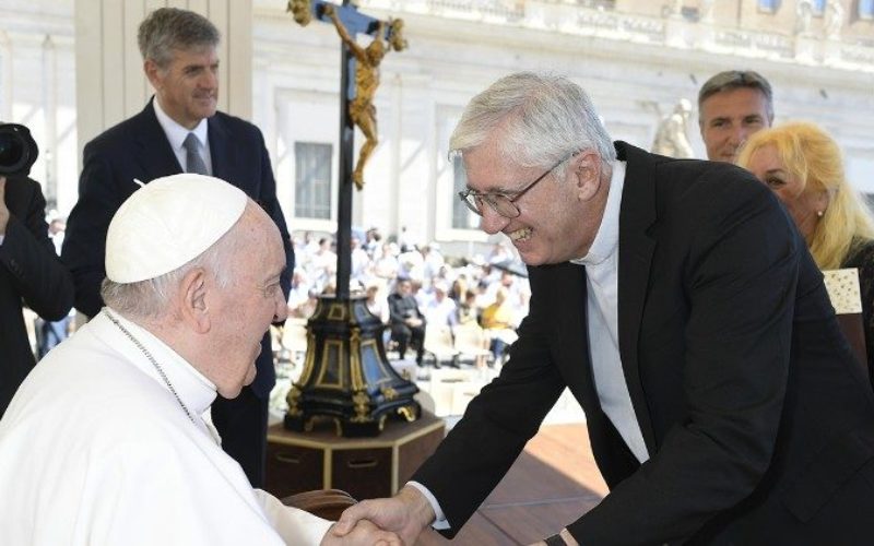Папата Фрањо во поткаст се осврнува на неговиот личен живот