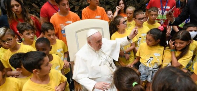 Папата ги поздрави младите учесници на летниот ораториум во Ватикан