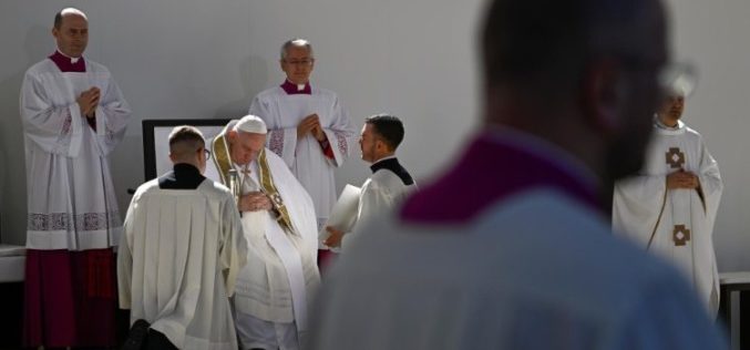 Проповедта на Папата во Аквила: Милосрдие е да знаеш дека сме љубени во својата беда