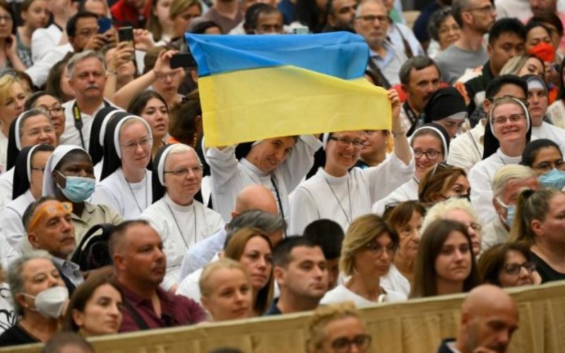Украина и Светиот Престол: Папата го штити животот, не зазема политички ставови