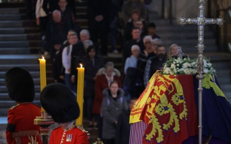 Надбискупот Галагер во име на Светиот Отец на погребот на британската кралица Елизабета Втора