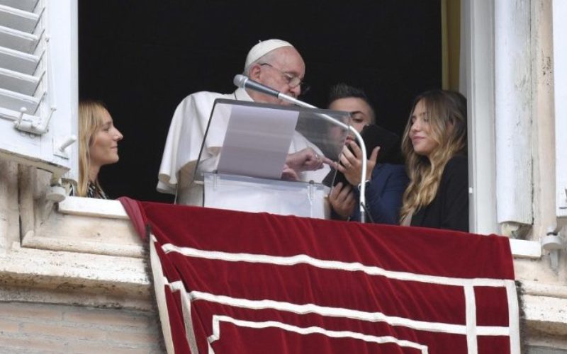 Папата повика на молитви за Украина, потсети и на Светскиот ден на мисиите