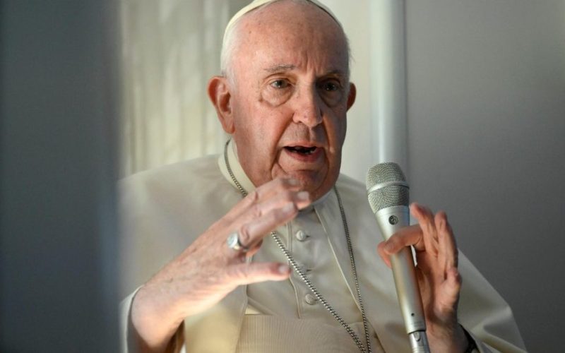 Папата: Три светски војни во еден век, бидете миротворци!