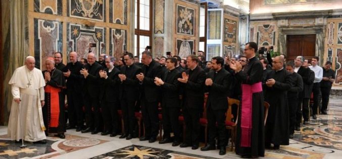 Папата Фрањо за свештеничката формација: Мора да се откажеме од протагонизмот