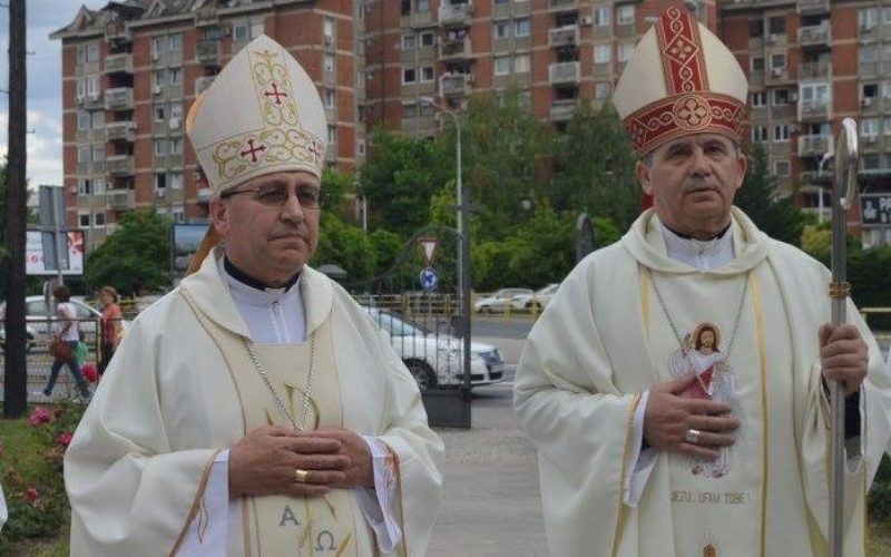 Најава: Бискупот Стојанов и надбискупот Вукшиќ во недела ќе служат во Струмица и Скопје