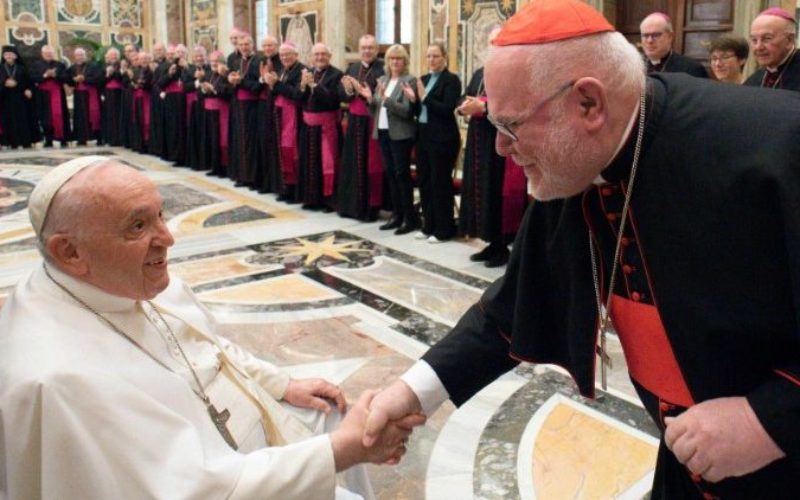 Папата се сретна со германските бискупи