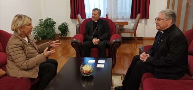 Надбискупот Вукшиќ се сретна со хрватската амбасадорка Тигањ