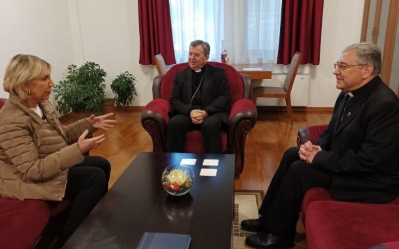 Надбискупот Вукшиќ се сретна со хрватската амбасадорка Тигањ