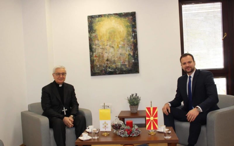 Апостолскиот нунциј во Македонија монс. Лучијано Суријани оствари повеќе протоколарни средби
