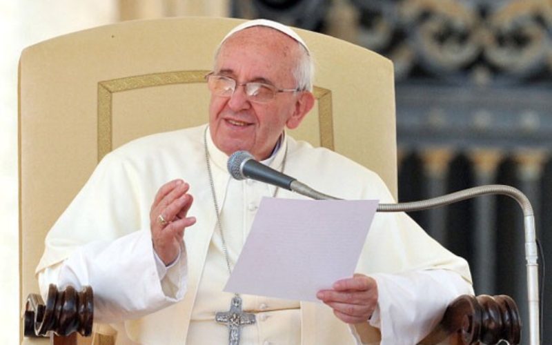 Папата: Католичките училишта ги обликуваат лекциите за живот