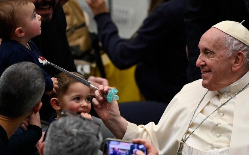Папата: Некои ги вадат моите зборовите од контекст за да ме одведат каде што сакаат