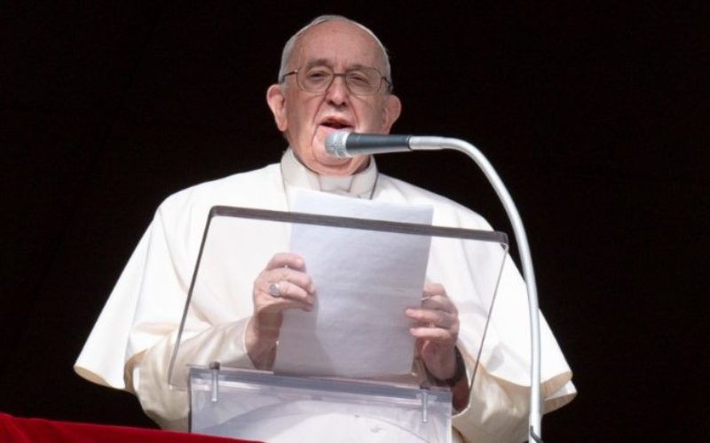 Папата Фрањо: Бог може да ја претвори кризата во нов хоризонт