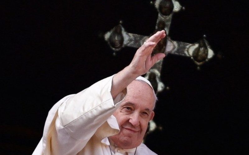 Папата: Мирот започнува со секој човек, со секое семејство, со секој град