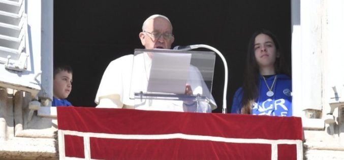 Папата жали за настаните во Светата Земја, Нагорно-Карабах и Украина