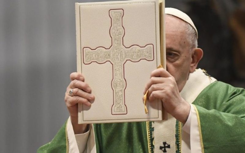 Папата ќе ја предводи Светата Литургија во „Неделата на Словото Божјо“