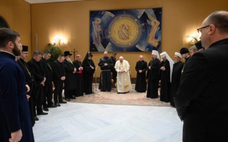 Папата ги поддржува украинските меѓуверски напори како конкретен пример за сведочење на мирот