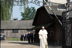 Папата на Меѓународниот ден на сеќавањето на Холокаустот испрати Твитер порака