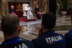 Папата Фрањо: Спортот е во служба на човекот