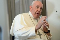Папата: „Целиот свет е во војна, во самоуништување, да запреме навреме!“