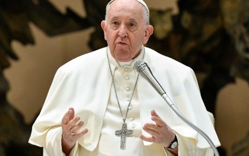Папата: Папата повика на солидарност со Турција и Сирија и да не ја заборавиме Украина