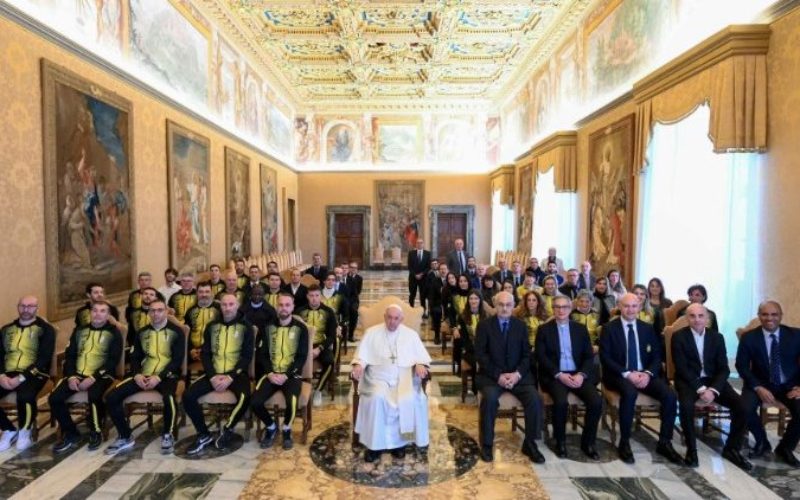 Папата Фрањо: Спортот е метафора за животот
