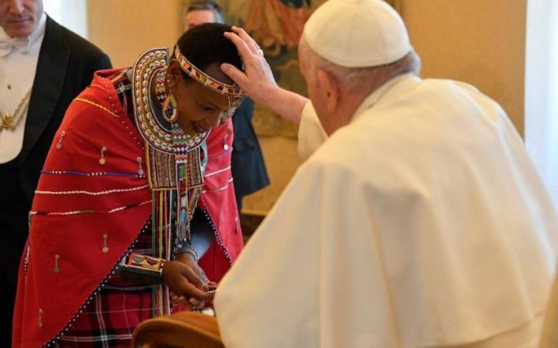 Папата: Да учиме од домородните народи