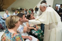 Папата: Да се грижиме за болните како Добриот Самарјанин