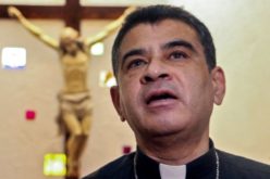 Папата повика на молитва за никарагванскиот бискуп Алварез