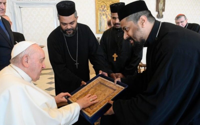 Папата Фрањо: Санкциите не смеат да спречат потребната помош да пристигне во Сирија