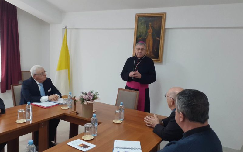 Средба на бискупот Стојанов со постулаторот дон Џузепе Гуера