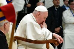 Папата: Приемот на бегалците го покажува патот за во иднината