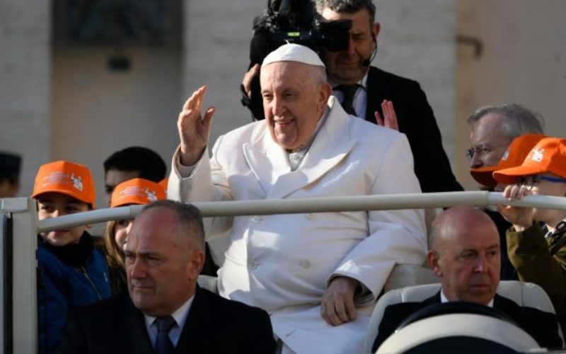 Папата: Верувањето не е идеја, туку средба со Христос која го менува срцето