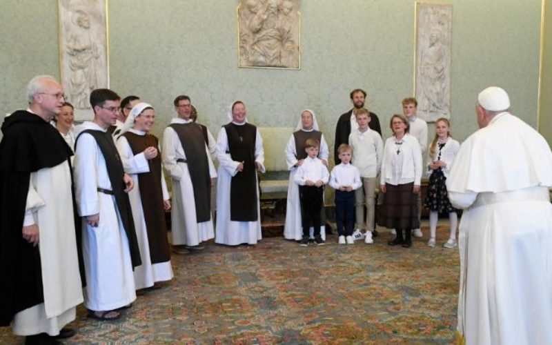 Папата Фрањо: Молитвата, братството и близината се силните страни на посветениот живот
