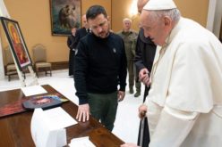 Папата Фрањо се сретна со украинскиот претседател Зеленски