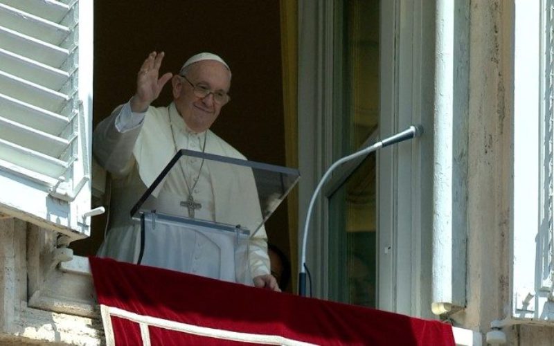 Папата Фрањо: Светиот Дух останува со нас и нѐ потсетува дека сме Божји возљубени деца