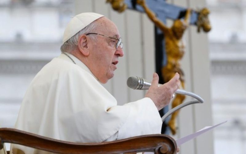 Папата: Мисии, немир и радост при навестување на Евангелието