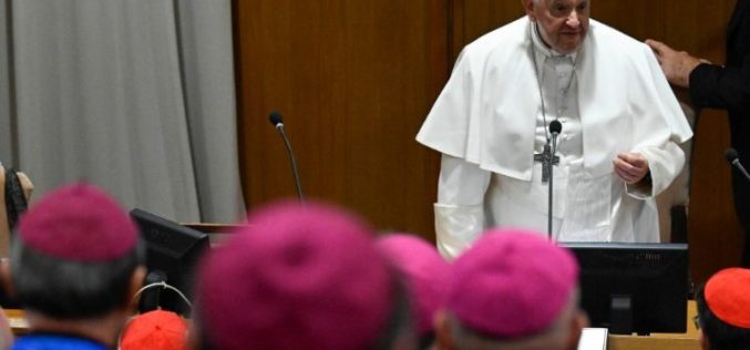 Папата потсети на молитвата за Епископската синода