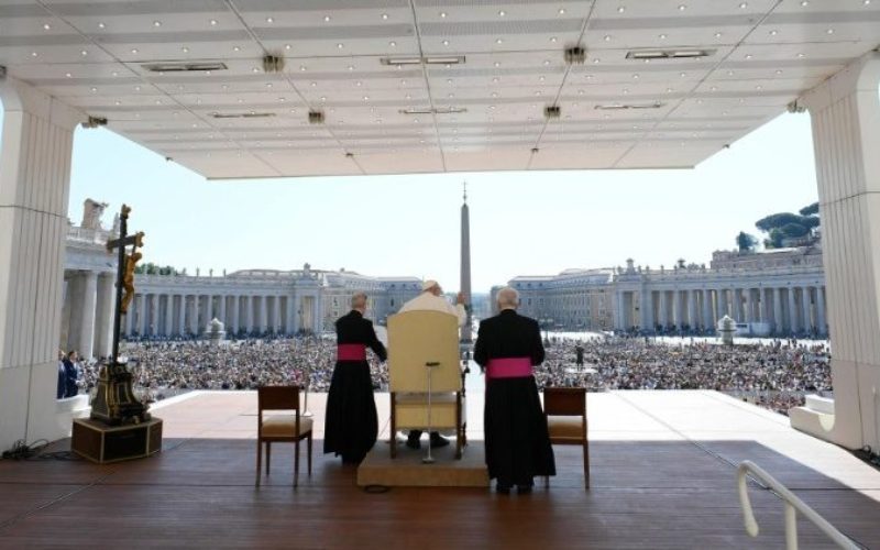 Во среда Папата Фрањо продолжува со Генералните аудиенции