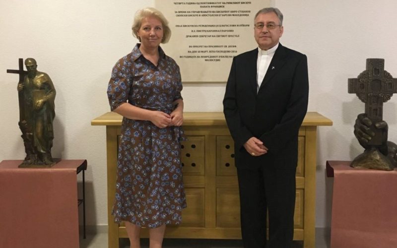 Бискупот Стојанов ја прими државната секретарка за европски работи Андреја Метелко-Згомбиќ