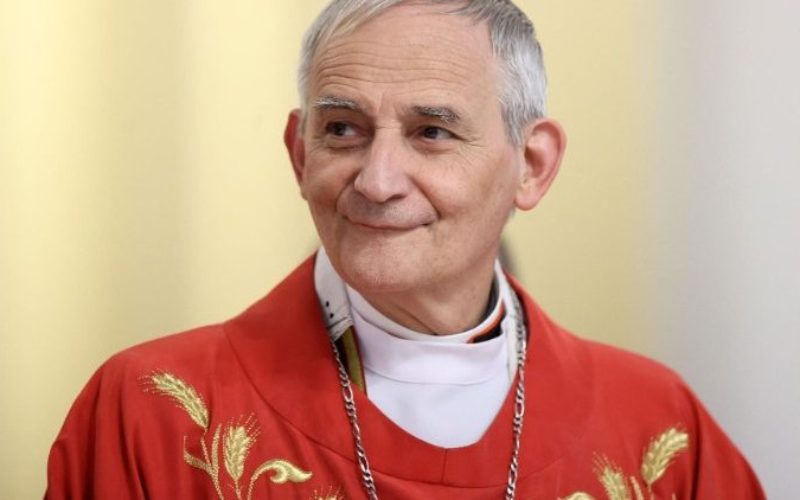 Кардинал Зупи му врачи на претседателот Бајден писмо од папата Фрањо