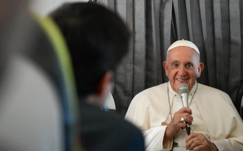 Папата Фрањо: Во Фатима во тишина молев за мир